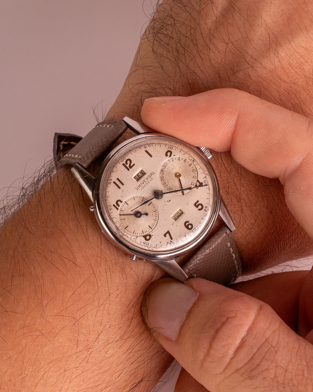 UNIVERSAL GENEVE TRIPLE DATE 32mm