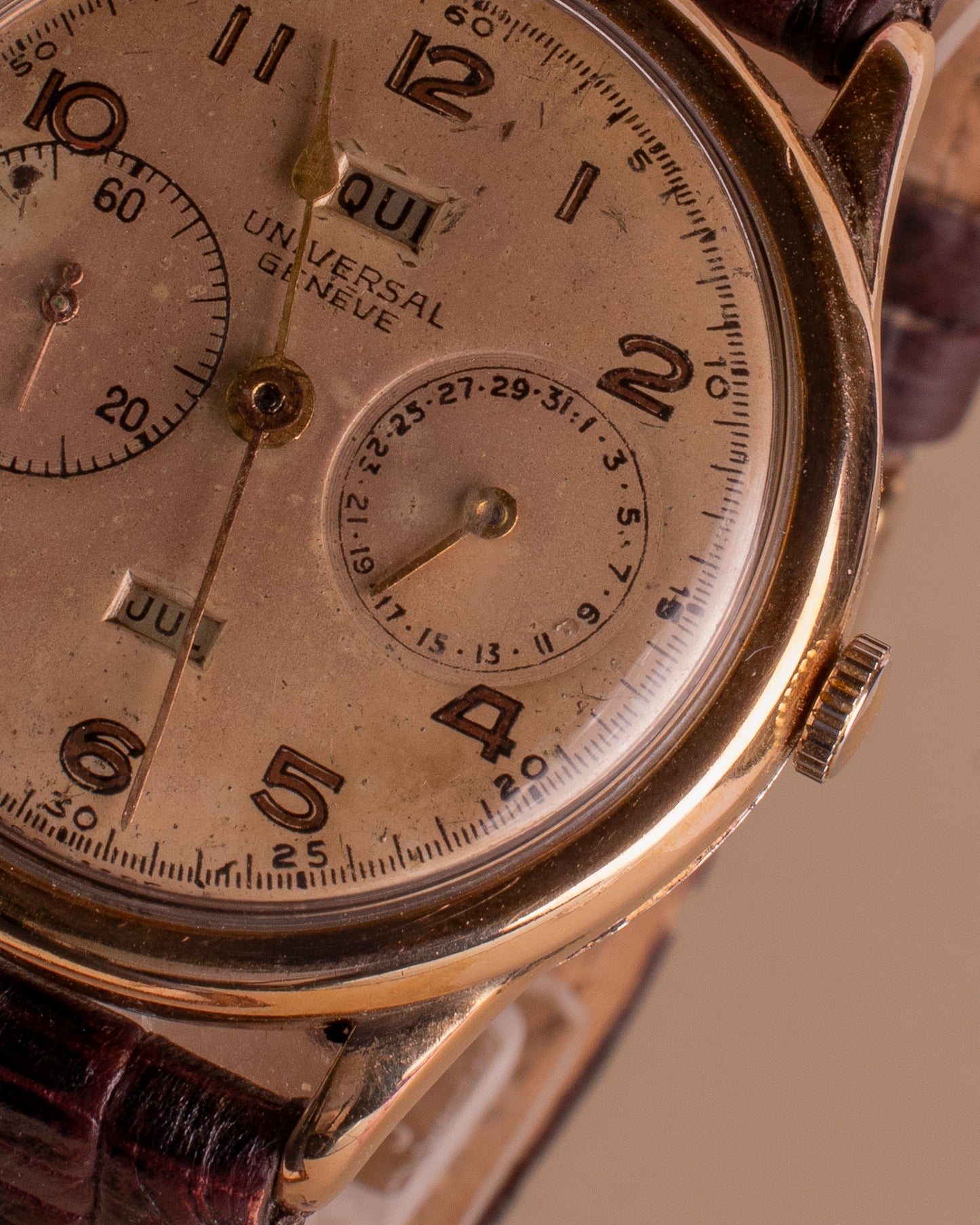 UNIVERSAL GENEVE TRIPLE DATE 36mm