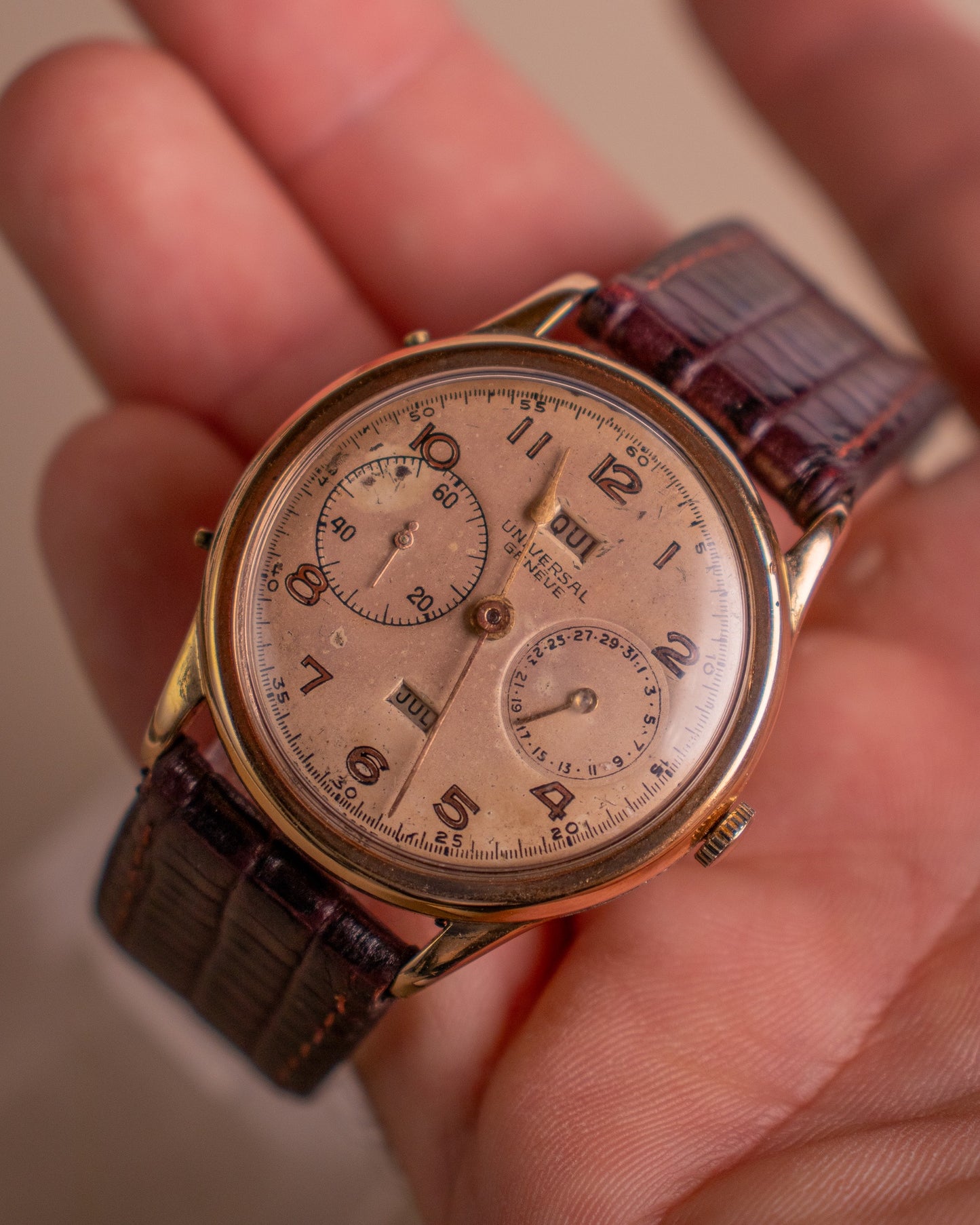 UNIVERSAL GENEVE TRIPLE DATE 36mm