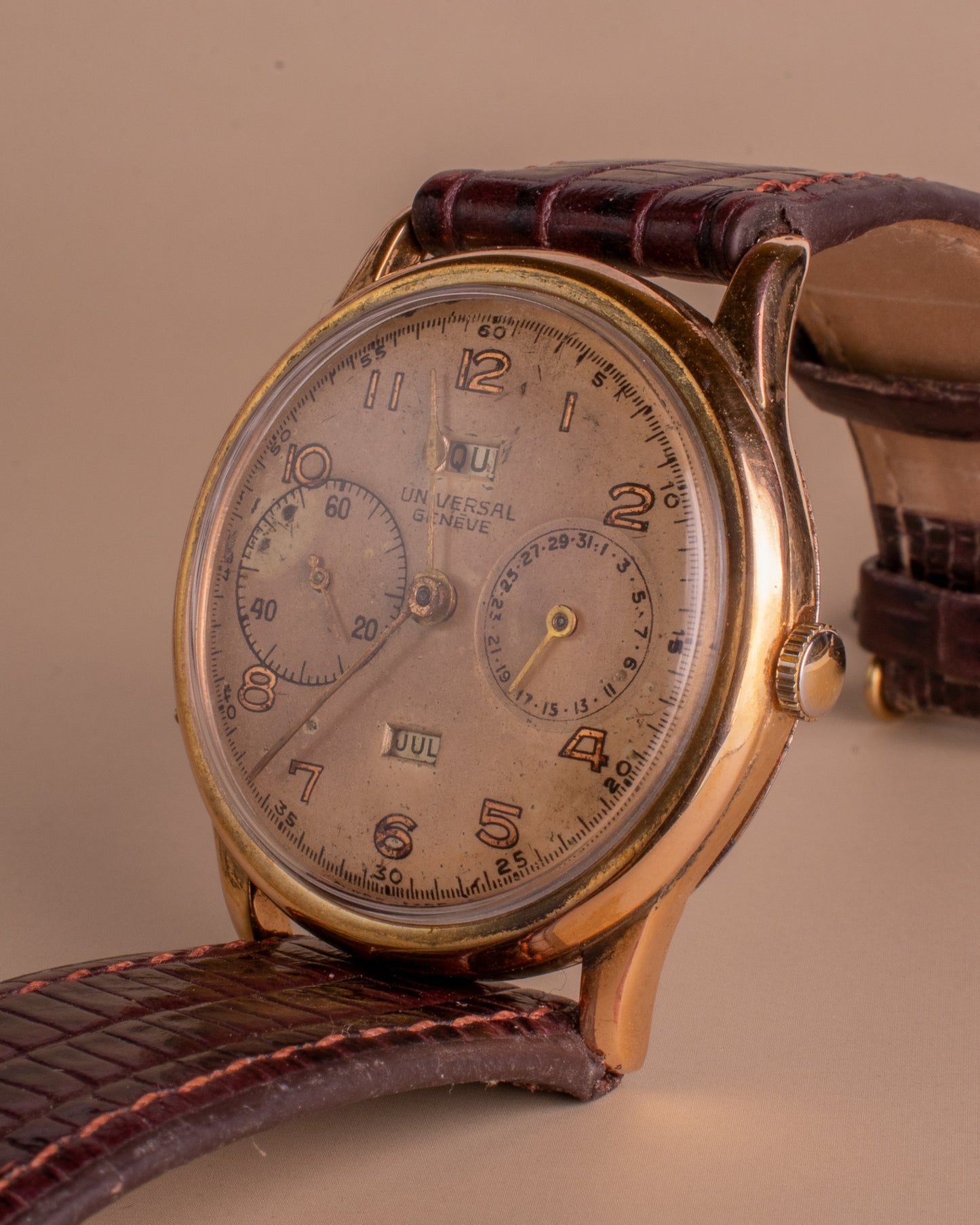 UNIVERSAL GENEVE TRIPLE DATE 36mm