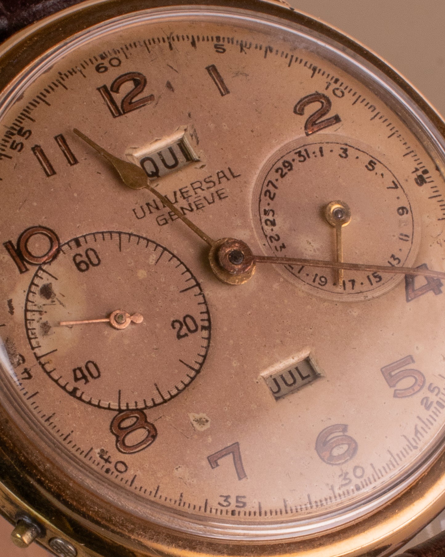 UNIVERSAL GENEVE TRIPLE DATE 36mm