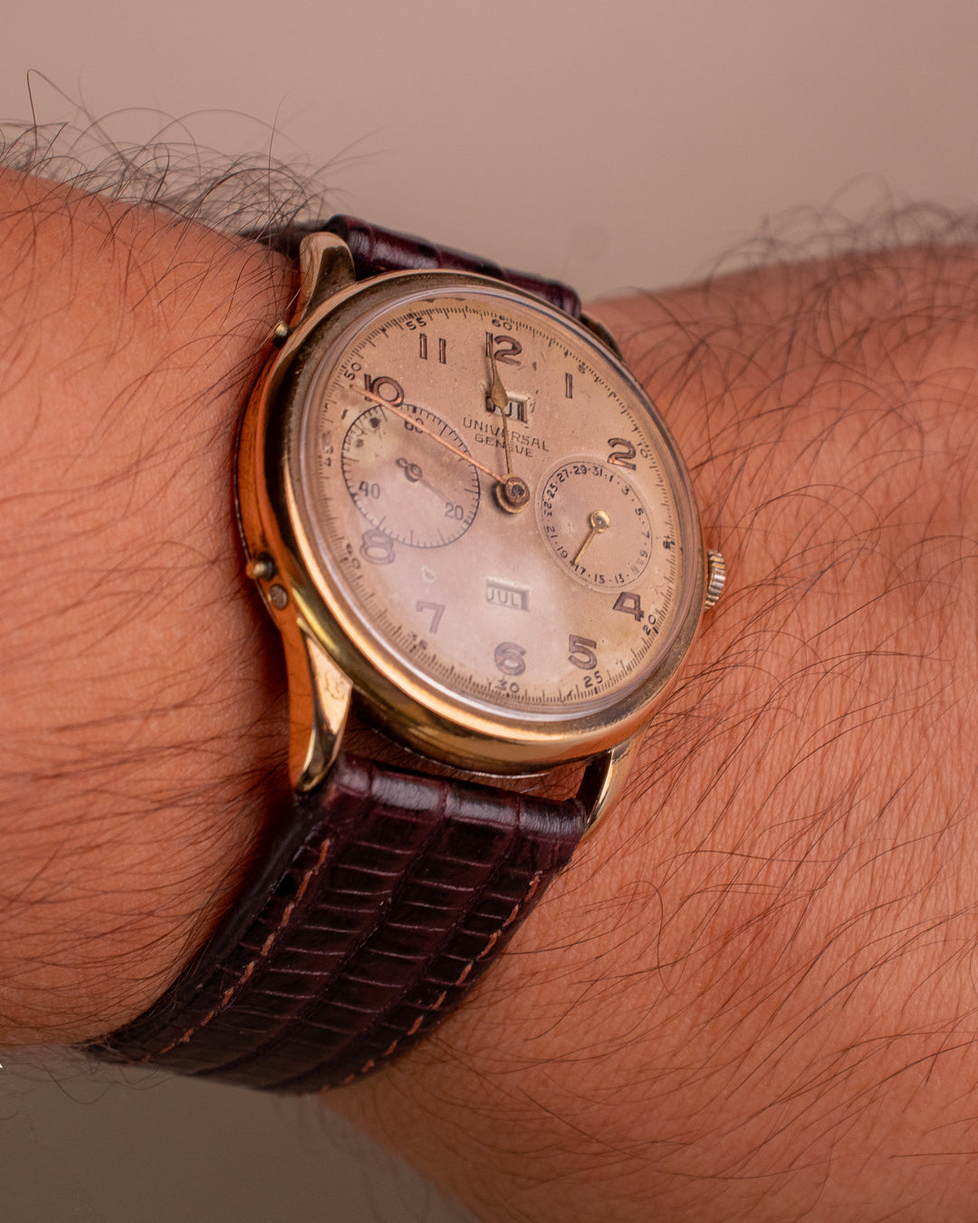 UNIVERSAL GENEVE TRIPLE DATE 36mm