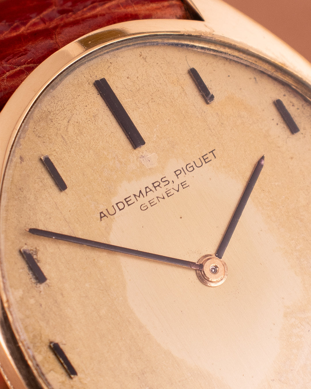 AUDEMARS OVAL SHAPE