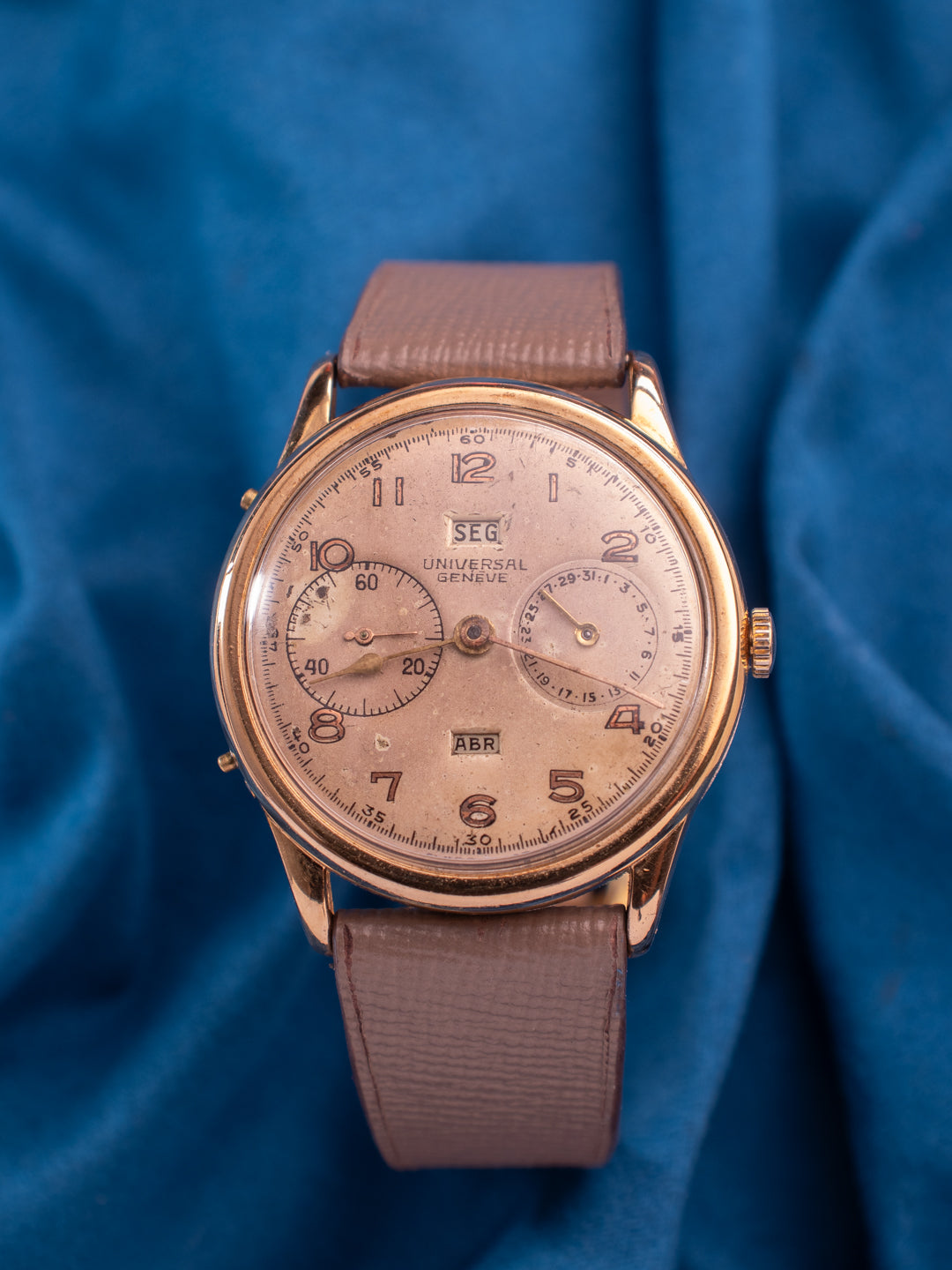 UNIVERSAL GENEVE TRIPLE DATE 36mm