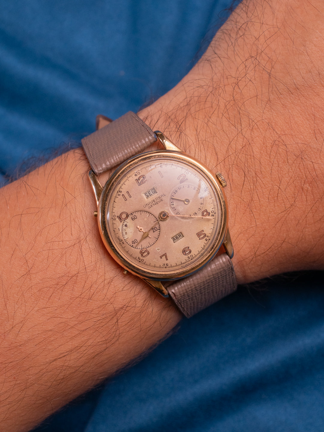 UNIVERSAL GENEVE TRIPLE DATE 36mm