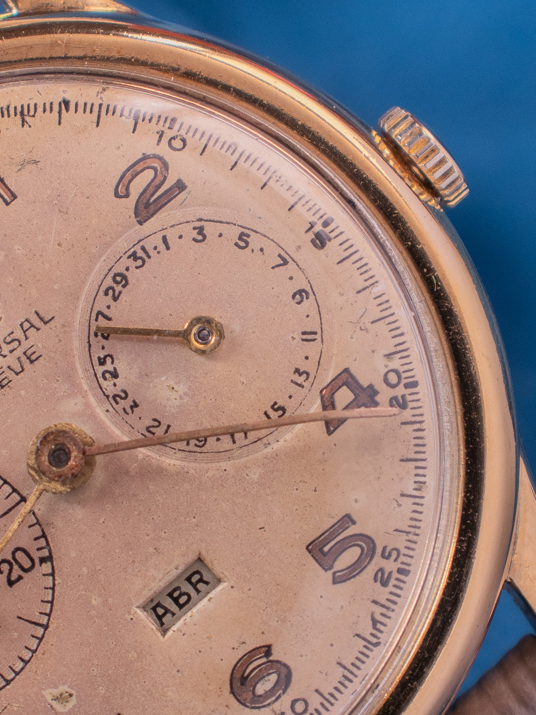 UNIVERSAL GENEVE TRIPLE DATE 36mm