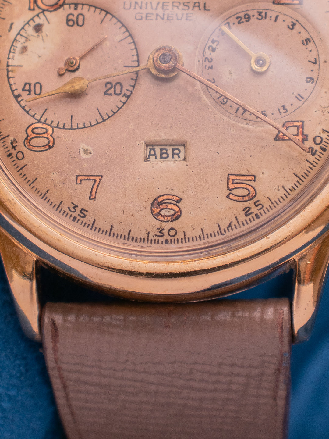 UNIVERSAL GENEVE TRIPLE DATE 36mm