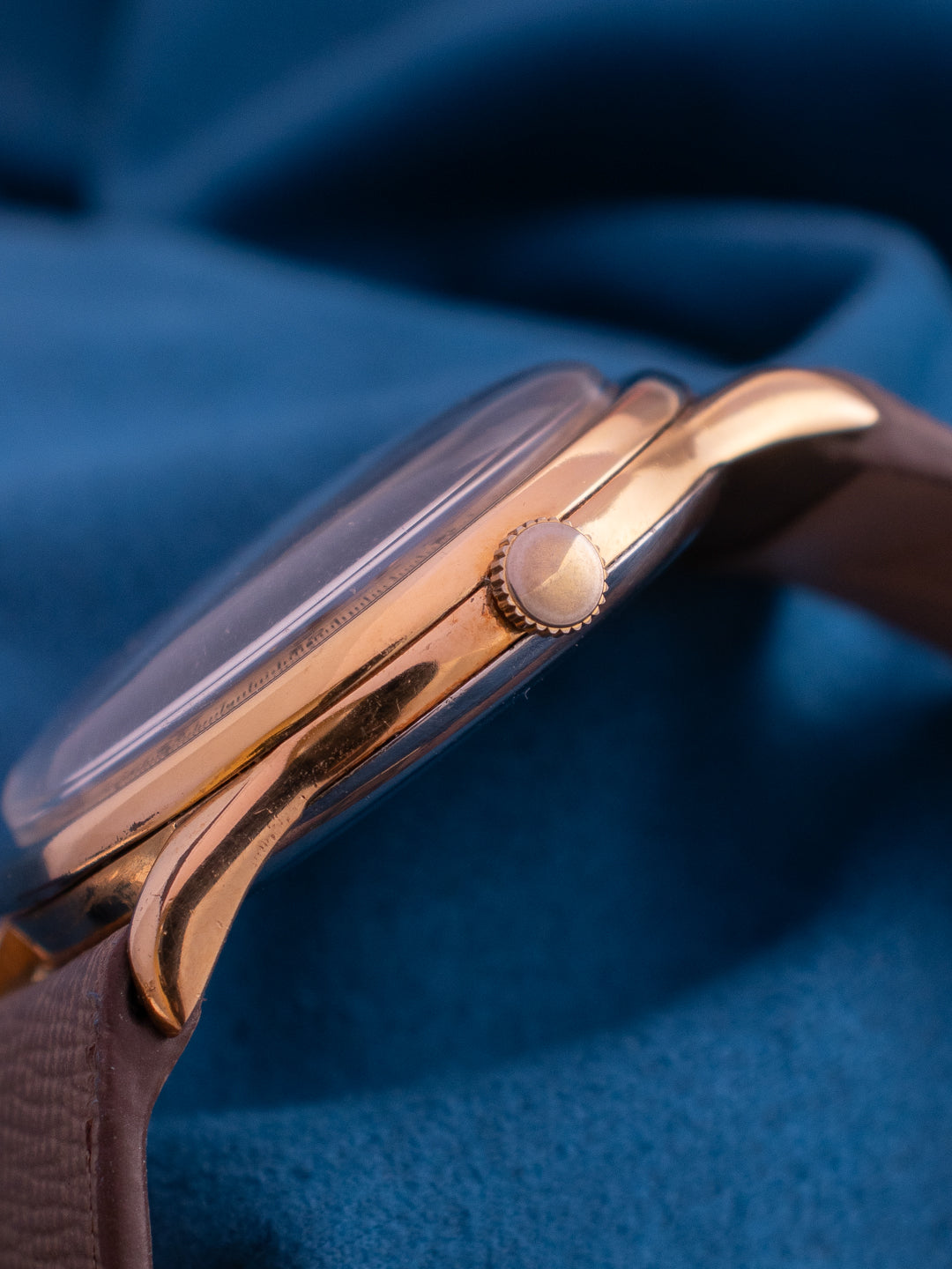 UNIVERSAL GENEVE TRIPLE DATE 36mm